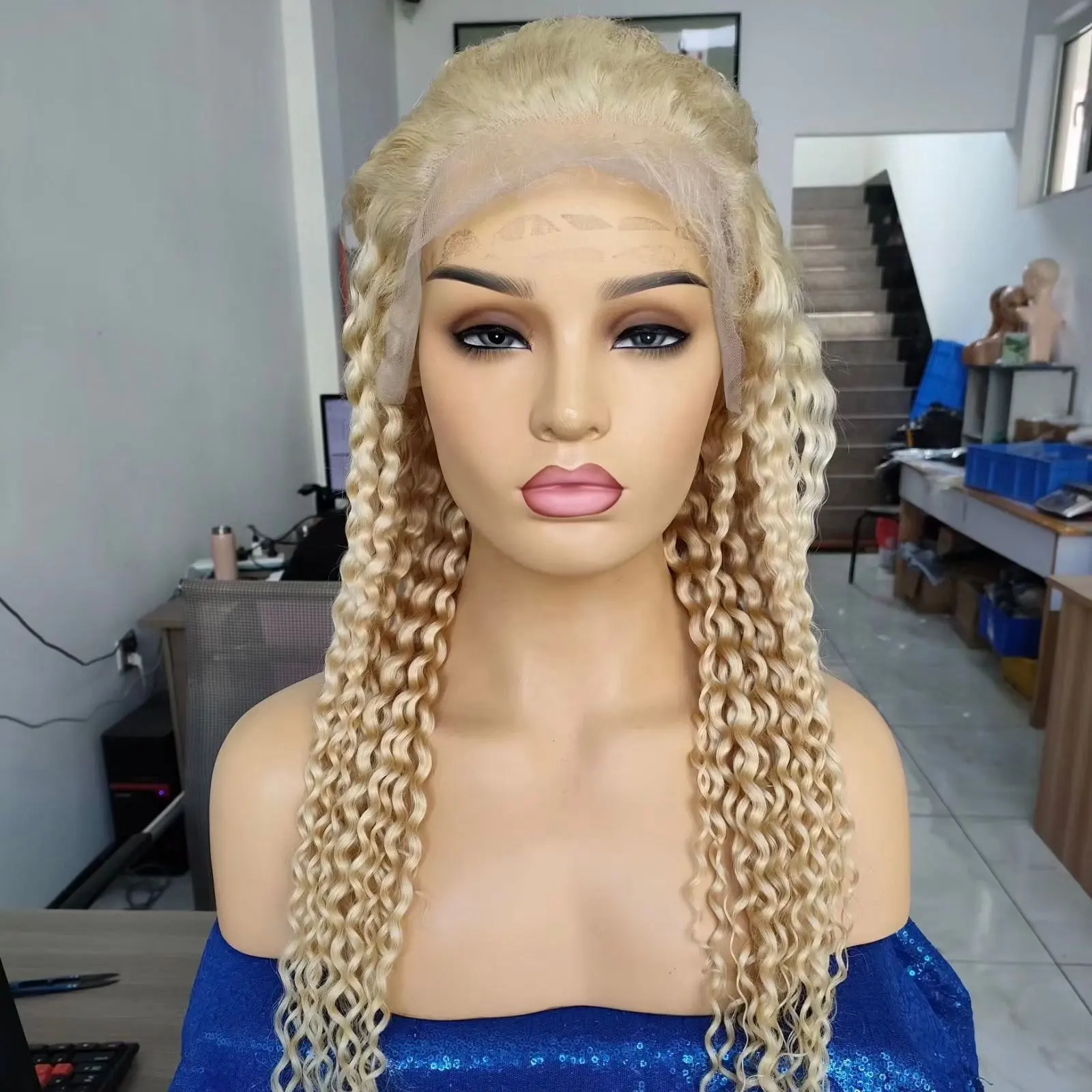 Alia 613 bizarro encaracolado peruca loira Alta Qualidade peruca brasileira do cabelo humano peruca dianteira do laço de Preços Por Atacado único emitido cabelo virgem