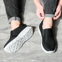 Nouvelles chaussures décontractées pour homme, design simple et abordable, respirantes, toutes occasions, semelle extérieure en PU souple, confortables.