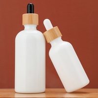 Botol porselen bahu bulat putih, topi penitis cincin bambu untuk Serum esensial minyak rambut 30ml 50ml 100ml