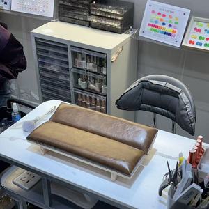 Repose-mains de salon de manucure haut de gamme Confort ultime pour une expérience de manucure luxueuse - Product Image 5