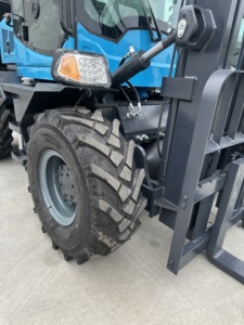 Carretilla elevadora articulada de combustión interna 4x4 de 3,5 T con altura de elevación de 3m para construcción y Lumberyard 1 año de garantía - Product Image 6