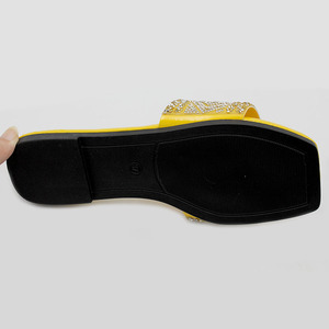 Sandales pour femmes nouveautés chaussures plates élégantes chaussures décontractées en plein air pour adultes pantoufles confortables en <span class=keywords><strong>cuir</strong></span> avec strass pour femmes - Product Image 6