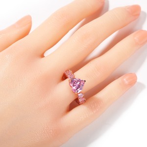 <span class=keywords><strong>Anello</strong></span> alla Moda con <span class=keywords><strong>Cuore</strong></span> Rosa Luccicante, <span class=keywords><strong>Anello</strong></span> con Zirconi 5A per Donne e Ragazze, Gioiello Personalizzato per Feste Hip Hop - Product Image 6