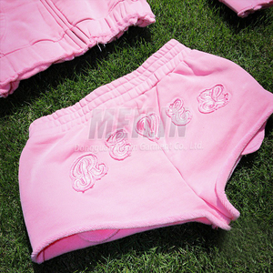 Conjunto Deportivo Rosa Personalizado <span class=keywords><strong>para</strong></span> <span class=keywords><strong>Mujer</strong></span>, con Logotipo Bordado, Sudadera Corta de Dos Piezas, de Alta Calidad, con Cierre y Pantalones Cortos - Product Image 3