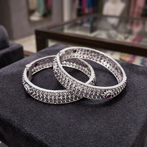 Bracelets ouvrables pour femmes, inspirés de créateurs célèbres, en topaze rubis verte, avec placage oxydé, sans nickel et sans plomb - Product Image 3