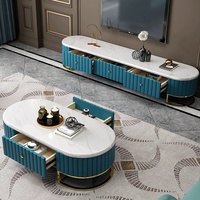 Table basse en marbre doré avec pieds en métal de style nordique de luxe