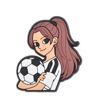 Damen Fußball PVC Schuh-Charms Cartoon Mädchen Fußballspieler Ball Team Logo Pins für Clogs DIY Dekoration Geschenk für Sportfans