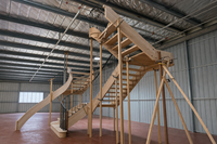 Escalier en bois courbé avec balustres en fer forgé, rampe en bois, escalier hélicoïdal sur mesure, escalier intérieur