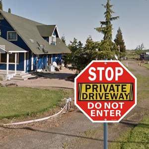 หยุดป้ายห้ามเข้าไปที่หน้าบ้านส่วนตัวป้ายอะลูมิเนียมทนทานต่อการซีดจางและรูปทรงแปดเหลี่ยมติดตั้งได้ง่าย - Product Image 1