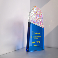 Trophée en cristal coloré en promotion, design créatif, récompense en verre pour équipe exceptionnelle, plaque d'honneur pour concours annuel et gala, vente en gros