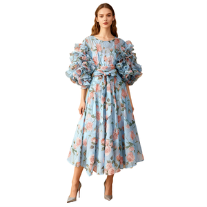 Vestido retro romántico estilo corte con estampado de rosas, nuevo estilo 2025, diseño de cuello redondo con mangas abullonadas y falda midi a capas - Product Image 1