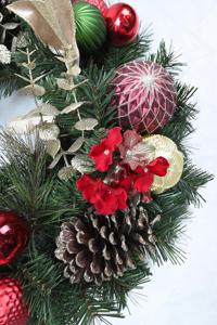 Couronnes de Noël artificielles de luxe personnalisées, écologiques, style suspendu, avec boules – Meilleures ventes - Product Image 4