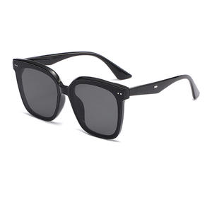 K3-6191 Gafas de sol con montura cuadrada para mujer, lentes negras Ac, protección UV400, estilo coreano de moda - Product Image 1