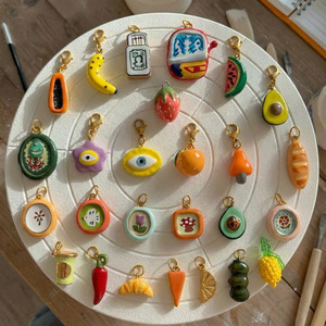 Breloques en émail en acier inoxydable hypoallergénique de haute qualité Showfay, motifs fruits et aliments éclatants, pour la personnalisation de vos bijoux et sacs - Product Image 1