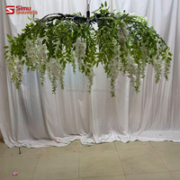 Décorations de plafond pour événements, design floral de luxe, plantes suspendues, fleurs suspendues, verdure, glycine, fleurs suspendues au plafond
