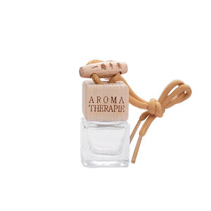 Flacons de parfum en verre transparents carrés vides de 8 ml pour diffuseur de voiture suspendu avec bouchon en bois - Product Image 2