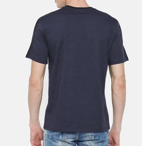 Camiseta de Hombre 100% Algodón de Alta Calidad, Personalizada OEM, 220 Gramos, Tejido Jersey, Ecológica, Transpirable, con Estampado de Logotipo y Patrón Sólido - Product Image 3