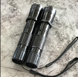ไฟฉาย LED แบบชาร์จได้ รุ่น 1101 พร้อมสาย USB และกระเป๋าใส่ ตัวเครื่องพลาสติกสีขาว แสงสีขาว ของขวัญส่งเสริมการขาย - Product Image 4