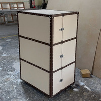 Armoire à vin italienne de luxe léger haut de gamme, style villa, design artistique raffiné, rétro, mobile et décorative