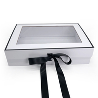 Boîte cadeau magnétique blanche de luxe personnalisée, emballage rigide pliable de qualité supérieure pour vêtements de bébé, couverture d'hôtel, hijab, écharpe, serviette, coffret cadeau