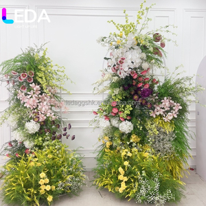 โรงงาน LEDA รับทำซุ้มดอกไม้ประดิษฐ์สีขาว เหลือง เขียว พร้อมต้นเฟิร์นอะสปาร์กัสธรรมชาติ จัดดอกไม้สำหรับงานแต่งงาน - Product Image 1