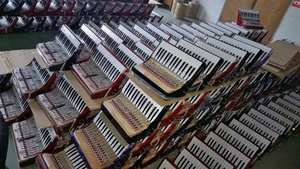 ACCORDION 30 TOUCHES 32 BASSES CHROMATIQUES PIANO EN BOIS ACCORDION OEM - Product Image 6