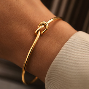 2025 pulsera abierta de nudo dorado de estilo de lujo ligero accesorios de pulsera de diseño de estilo Simple para mujer - Product Image 3
