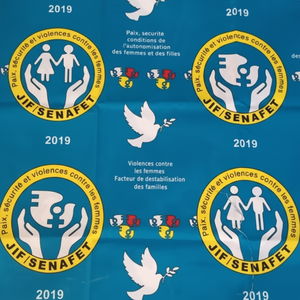 Tissu nigérian en cire de coton de qualité supérieure pour vêtements africains Mode d'événement de couture personnalisée et décoration d'intérieur élégante avec des motifs vibrants - Product Image 1