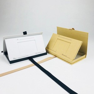 Boîte cadeau personnalisée de luxe en forme de <span class=keywords><strong>livre</strong></span>, finition brillante ou mate, pelliculage UV, emballage rigide pour cartes - Product Image 1