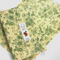 Papier de soie imprimé avec des cœurs roses, des pattes de chien et des os, motif mignon de chiot, papier cadeau pour emballer des cadeaux pour animaux de compagnie, des vêtements, des cosmétiques.