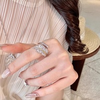 Bague ouverte réglable de luxe, design feuille entièrement sertie de diamants, design de niche, élégante et personnalisée