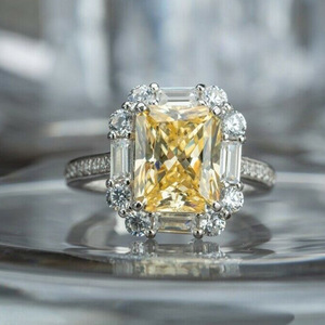 Elegante anello con pietra gialla per donna, design scintillante intarsiato, gioielli alla moda per feste - Product Image 6