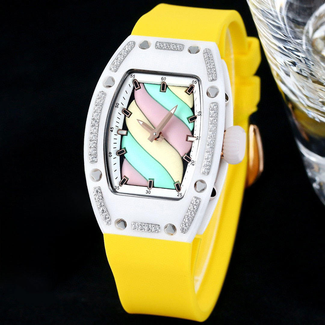 สีเหลือง