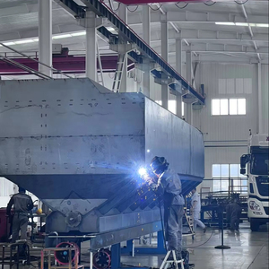 Réservoir d'alimentation en vrac 38m ³ Boîte à fourrage pour porcs de haute qualité Camion de livraison d'alimentation <span class=keywords><strong>Transport</strong></span> d'aliments Taille personnalisée avec tarière - Product Image 1