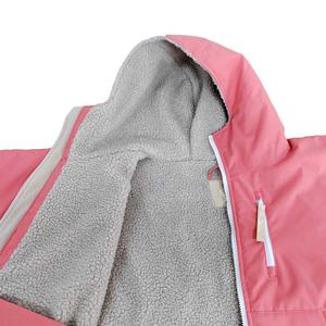 Stock <span class=keywords><strong>pas</strong></span> <span class=keywords><strong>cher</strong></span> prix filles garçons rose moutarde couleur enfants enfants séchage rapide plage surf nager <span class=keywords><strong>parka</strong></span> changer robe veste - Product Image 4