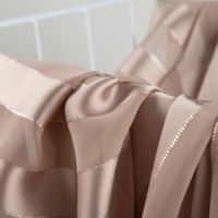 Écharpe en tissu chiffon 100% polyester B6 luxueuse, soyeuse et lisse, à rayures métalliques or rose, pour femmes, usage quotidien, OEM