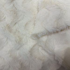 100% <span class=keywords><strong>Polyester</strong></span> PV nhung chải <span class=keywords><strong>S</strong></span> Dải dệt kim vải lông thú cho quần áo - Product Image 4