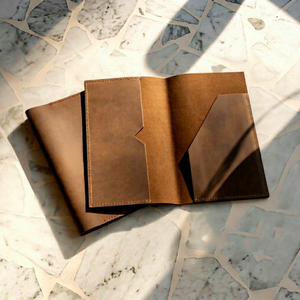Carpeta Delgada de Cuero Genuino para Facturas de Restaurante con Cierre Magnético, Presentador de Cheques, Libreta de Pagos para Cafetería al por Mayor LBH-0045 - Product Image 1