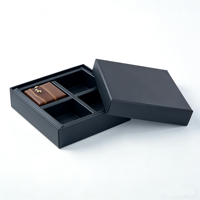Boîte à chocolat noire de luxe personnalisée avec revêtement doux au toucher, laminage mat, séparateur rigide, aimant décoratif en carton