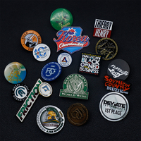 Pins de revers et badges de récompense pour Employé du Mois, en émail souple ou dur, avec motifs 'Merci' et 'Je vous remercie', personnalisables en usine