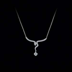 Collier pendentif en argent sterling S925, élément serpent, collier en moissanite - Product Image 1