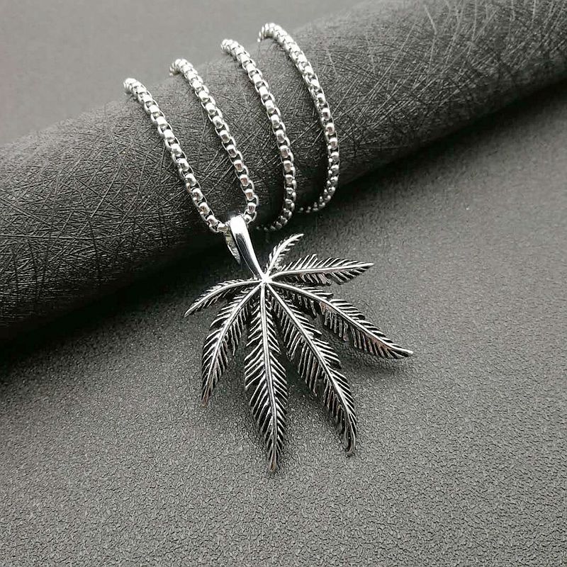 Pendentif simple noir argenté
