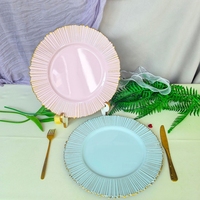 Assiettes de présentation rondes de luxe de 13 pouces, rose, bleu, avec bord doré, en plastique, décoratives, pour mariage, fête, dîner, durables