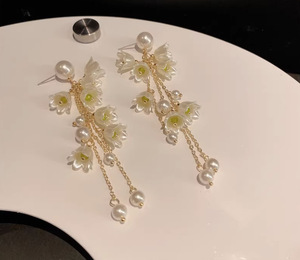 Delicate Jewelry White Flower Long Tassel <strong>Earrings</strong> <strong>Pretty</strong> Simulated Pearl Drop Pierced <strong>Earrings</strong> for Women - Product Image 3