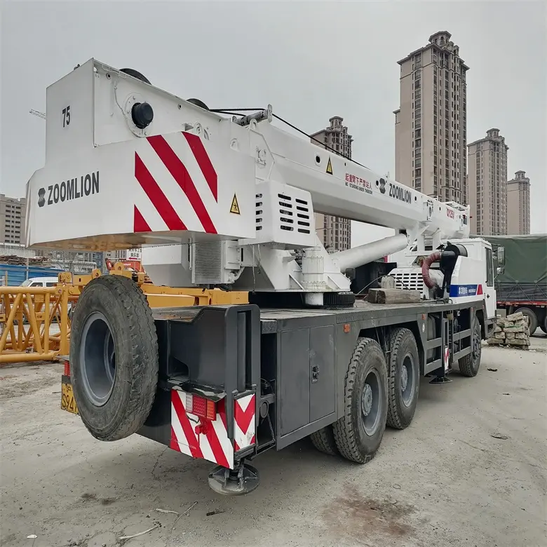 Assurance qualité grue de camion mobile à roues de 20 tonnes, zoomlion QY25V d'occasion fabriquée en chine