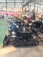 Chargeuse-pelleteuse sur chenilles de 380 kg avec pelle à arbres et chargeur frontal