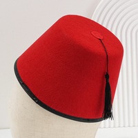 Sombrero turco Fez de fieltro rojo personalizado con borla negra, accesorio de disfraz marroquí para adultos para fiestas informales y al aire libre