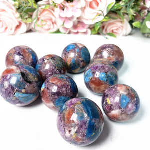 Sfere di Cristallo Curative Feng Shui in <span class=keywords><strong>Apatite</strong></span> <span class=keywords><strong>Blu</strong></span> Lucidata con Mica Viola e Pietra del Sole, Vendita all'Ingrosso Kindfull - Product Image 3