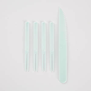 Disposable Plastic Knife And Fork Set Pink For Camping And Outdoor Use 1 Knife 4 Forks Individually Packaged - Product Image 2