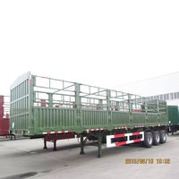 Camion semi-remorque en acier à 3 essieux de 60 tonnes pour le transport d'animaux de cargaison de bétail de canne à sucre en Afrique avec clôture à piquet